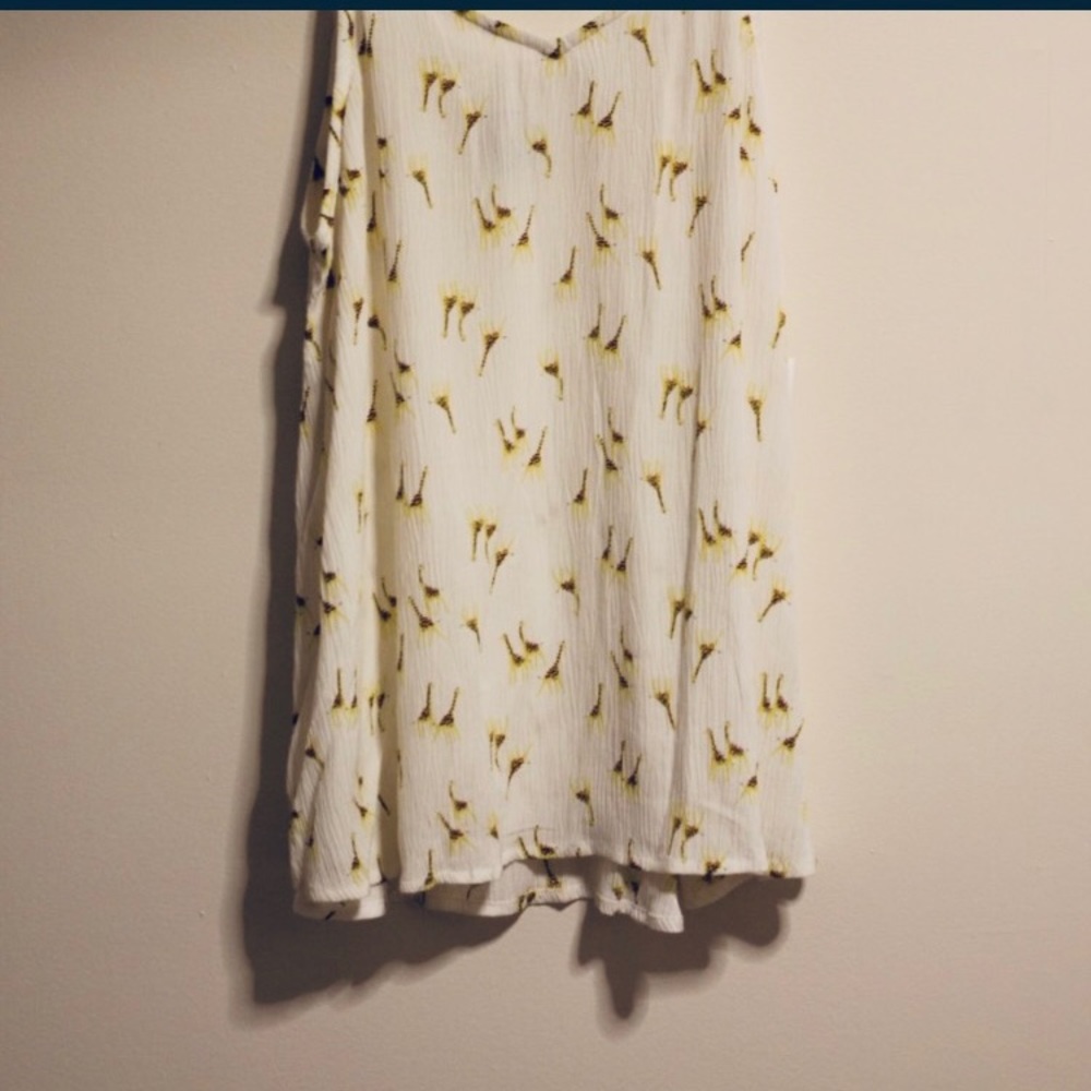 Giraffe Print Tank - Picture 7 of 9